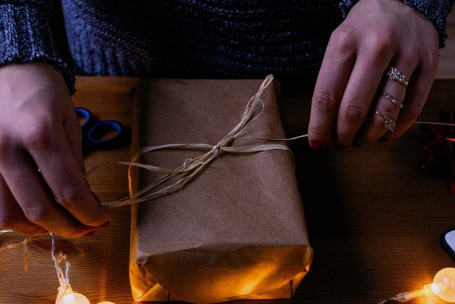 Thoughtful Tech Gifts for Housewarming