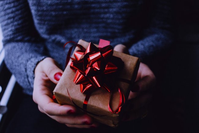 Simple Tech Gifts Anyone Can Use